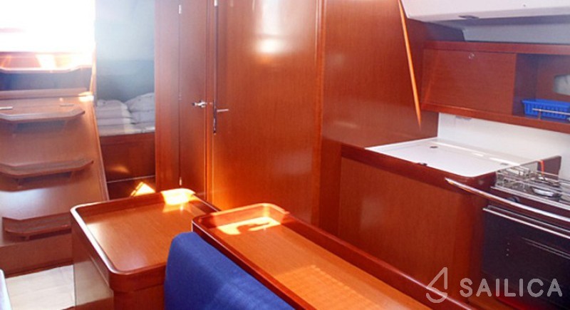 Oceanis 50 - Yacht Charter Sailica
