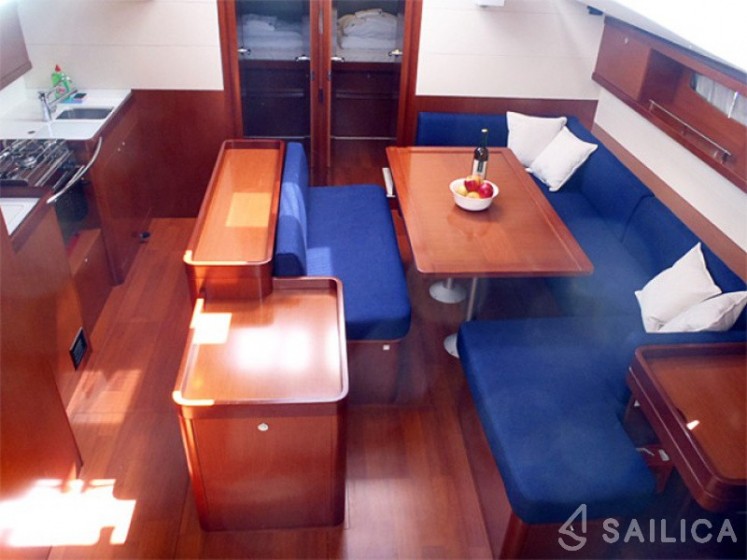 Oceanis 50 - Yacht Charter Sailica