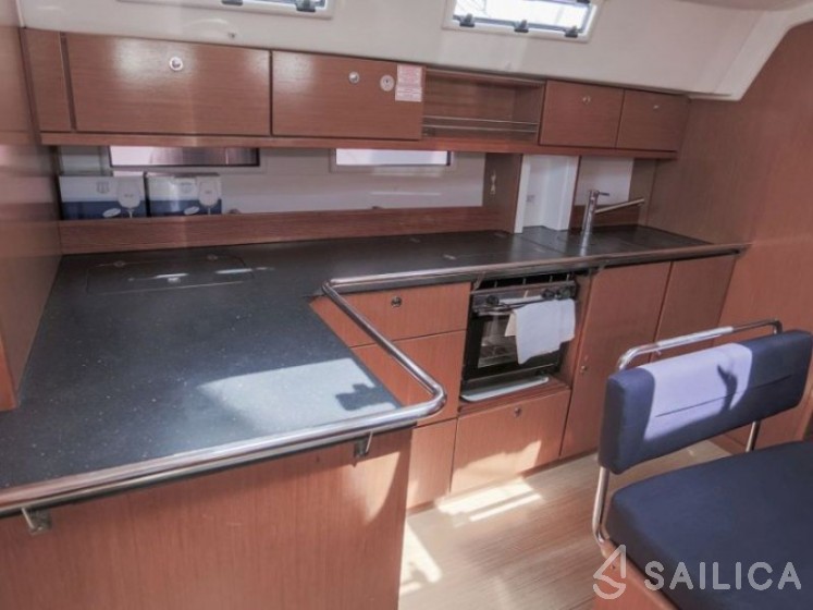Bavaria 45 Cruiser - Yacht Charter Sailica