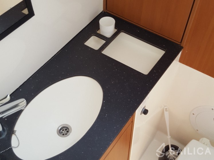 Bavaria 45 Cruiser - Yacht Charter Sailica