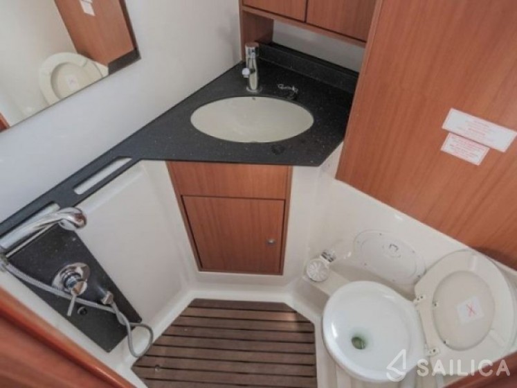 Bavaria 45 Cruiser - Yacht Charter Sailica