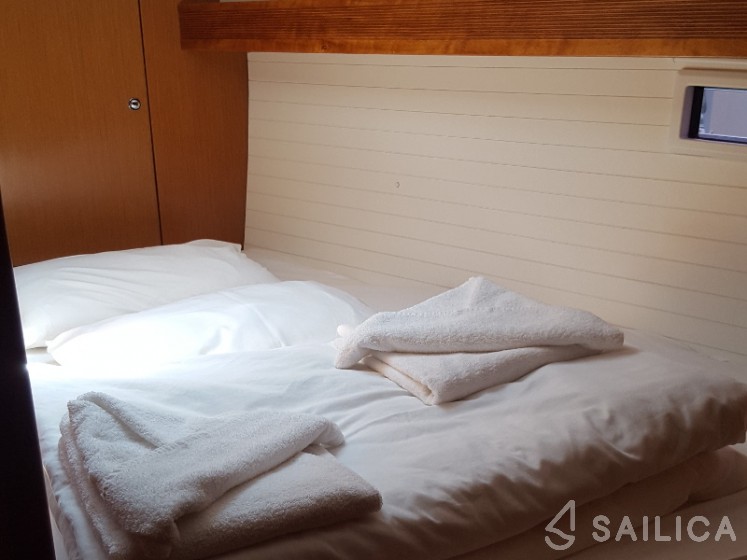 Bavaria 45 Cruiser - Yacht Charter Sailica