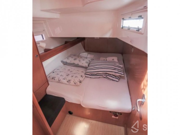 Bavaria 45 Cruiser - Yacht Charter Sailica