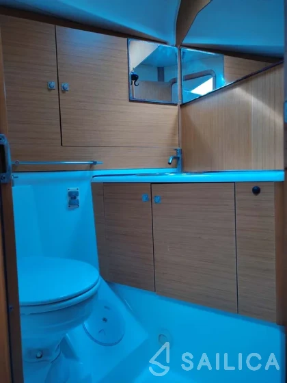 Sun Odyssey 44i - Yacht Charter Sailica