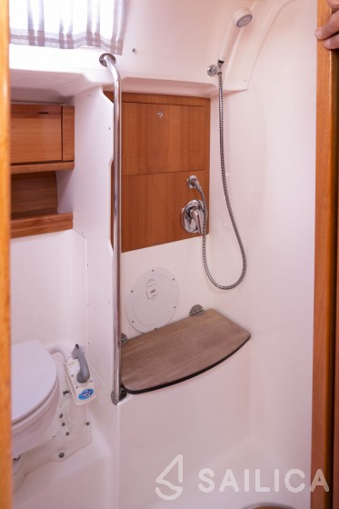 Bavaria Cruiser 46 - Yacht Charter Sailica