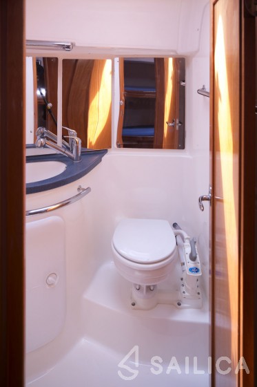 Bavaria Cruiser 46 - Yacht Charter Sailica
