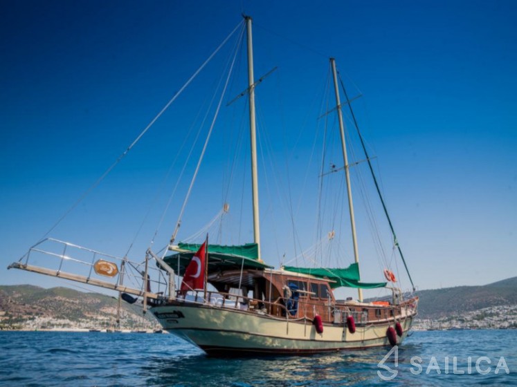 Gulet - Yacht Charter Sailica