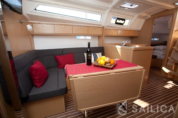 Bavaria 37 Cruiser - Yacht Charter Sailica