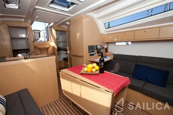 Bavaria 37 Cruiser - Yacht Charter Sailica