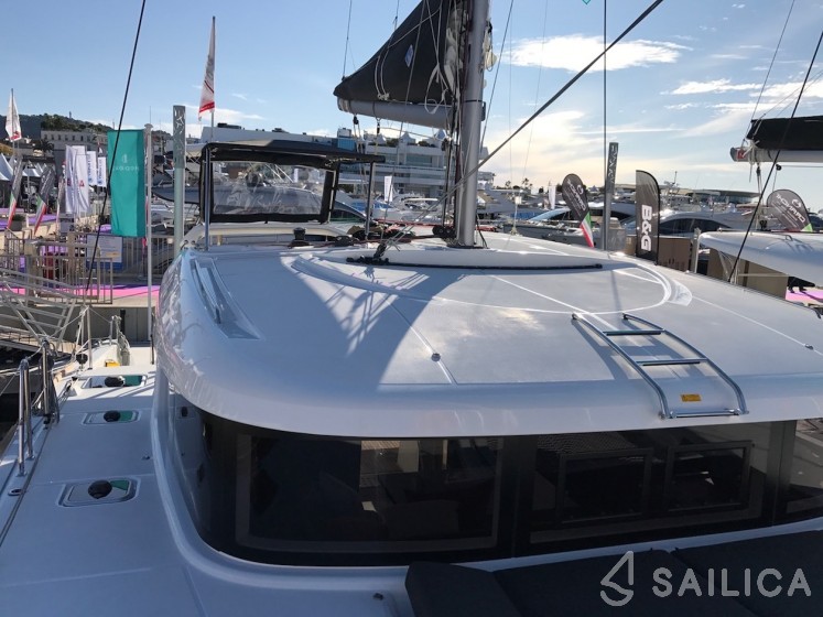 Lagoon 40 - Yacht Charter Sailica