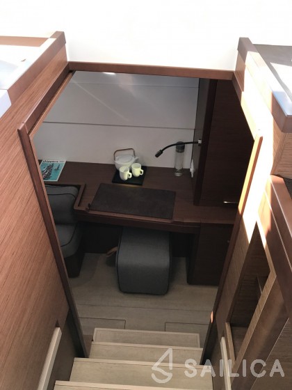 Lagoon 40 - Yacht Charter Sailica