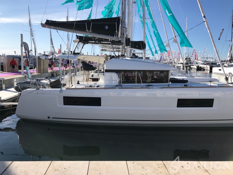 Lagoon 40 - Yacht Charter Sailica