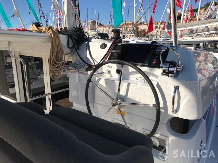 Lagoon 40 - Yacht Charter Sailica
