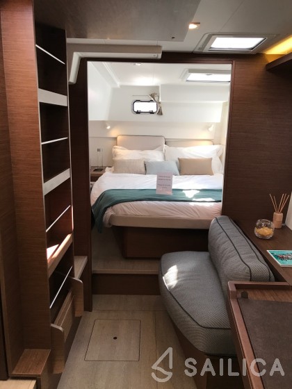 Lagoon 40 - Yacht Charter Sailica