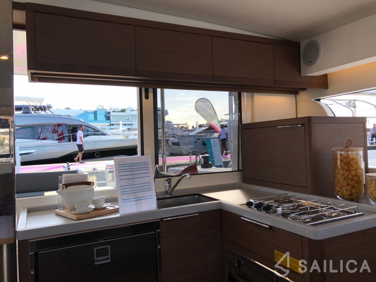 Lagoon 40 - Yacht Charter Sailica