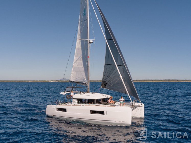 Lagoon 40 - Yacht Charter Sailica
