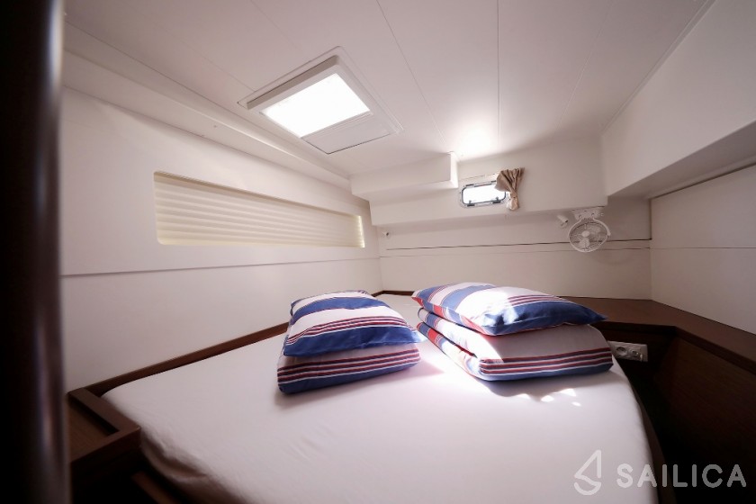Lagoon 40 - Yacht Charter Sailica