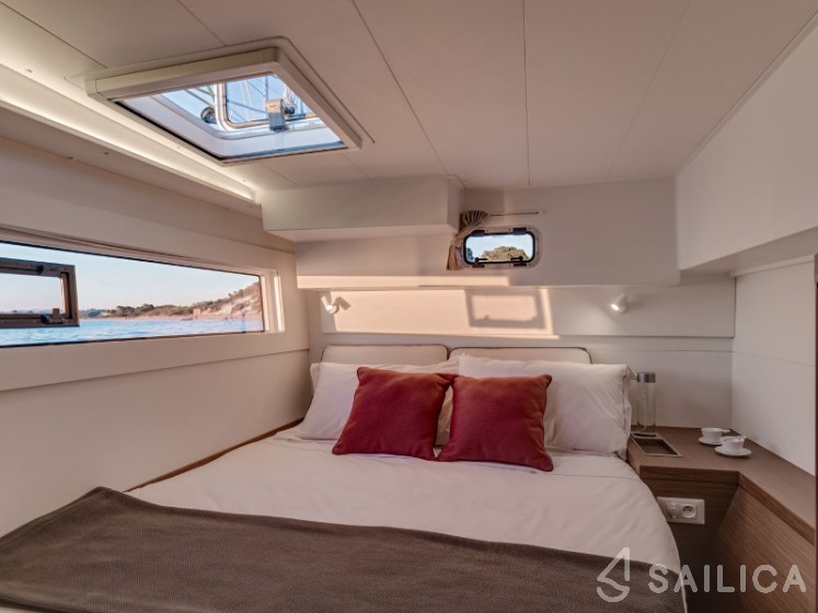 Lagoon 40 - Yacht Charter Sailica