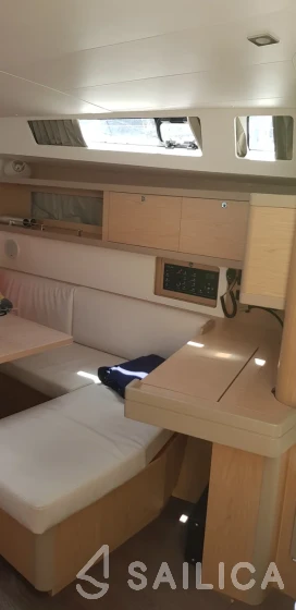Oceanis 45 - Yacht Charter Sailica