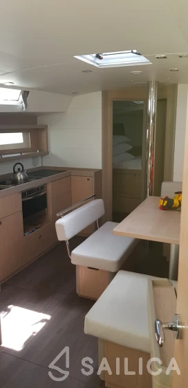 Oceanis 45 - Yacht Charter Sailica