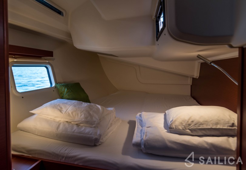 Hanse 418 - Yacht Charter Sailica