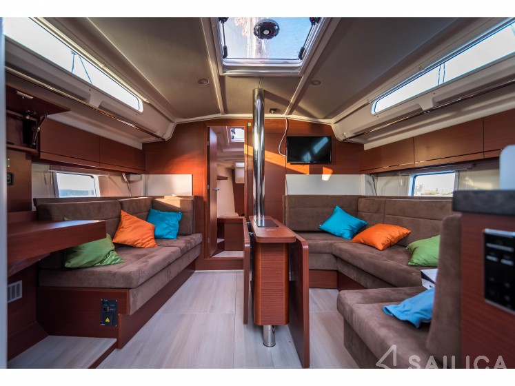 Hanse 418 - Yacht Charter Sailica