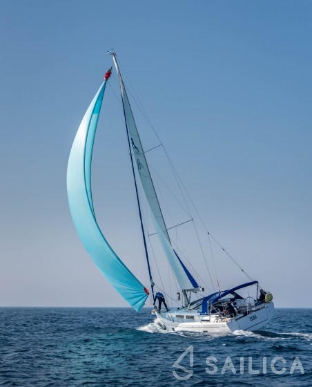 Hanse 418 - Yacht Charter Sailica