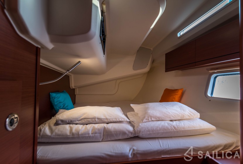 Hanse 418 - Yacht Charter Sailica