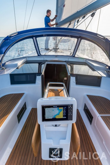 Hanse 418 - Yacht Charter Sailica