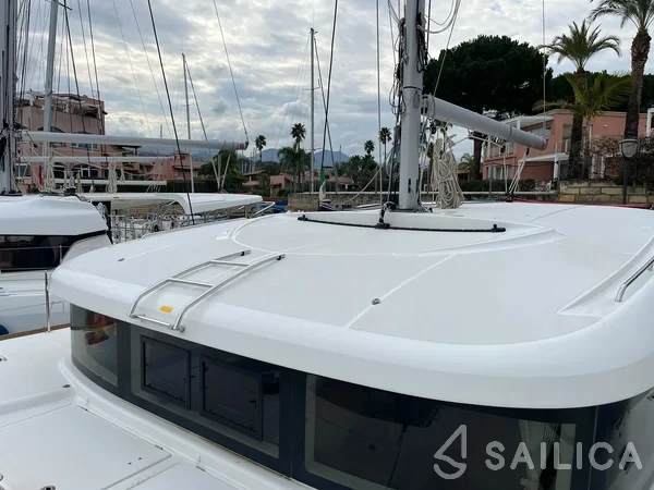 Lagoon 40 - Yacht Charter Sailica