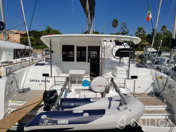 Lagoon 40 - Yacht Charter Sailica