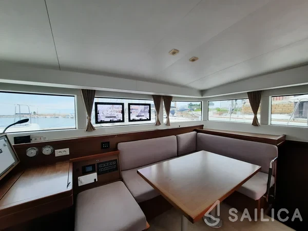Lagoon 40 - Yacht Charter Sailica