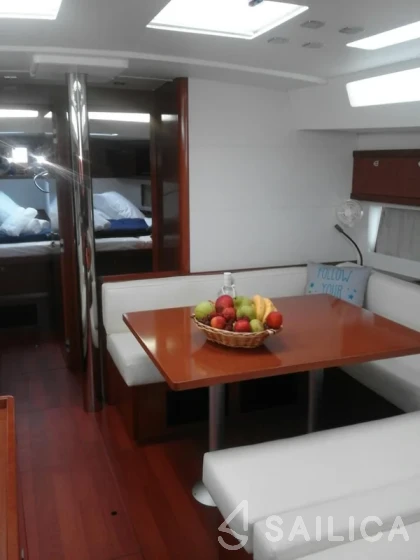 Oceanis 55 - Yacht Charter Sailica