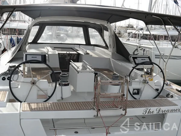 Oceanis 55 - Yacht Charter Sailica