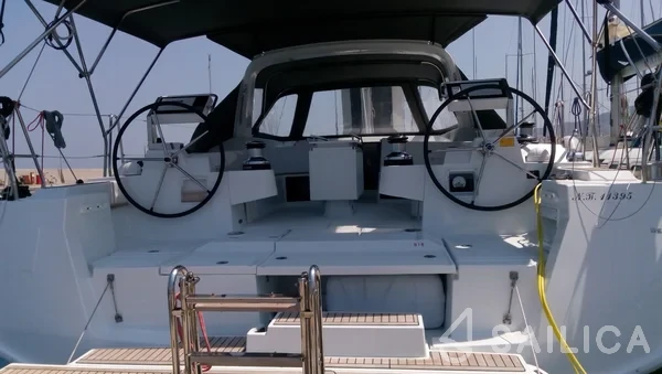 Oceanis 55 - Yacht Charter Sailica