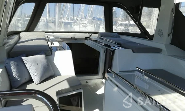 Oceanis 55 - Yacht Charter Sailica