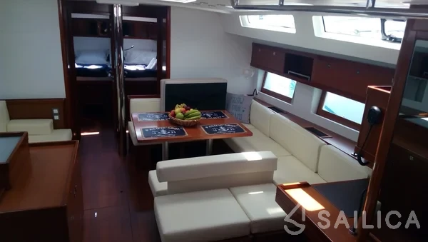 Oceanis 55 - Yacht Charter Sailica