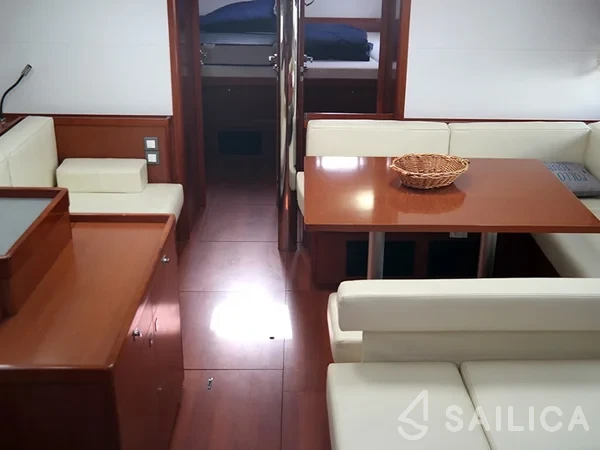 Oceanis 55 - Yacht Charter Sailica