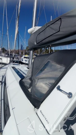 Oceanis 55 - Yacht Charter Sailica