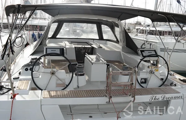 Oceanis 55 - Yacht Charter Sailica