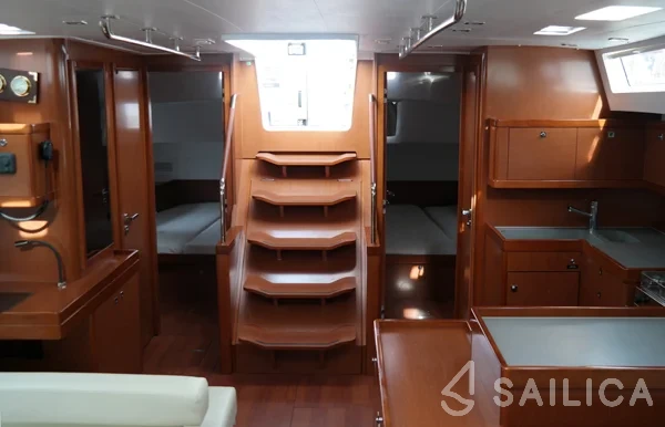 Oceanis 55 - Yacht Charter Sailica