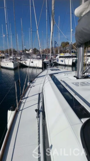 Oceanis 55 - Yacht Charter Sailica
