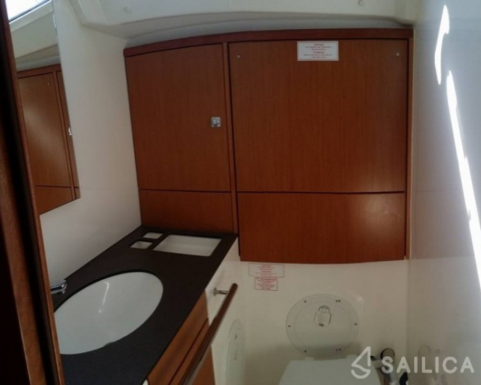 Bavaria Cruiser 46 - Yacht Charter Sailica