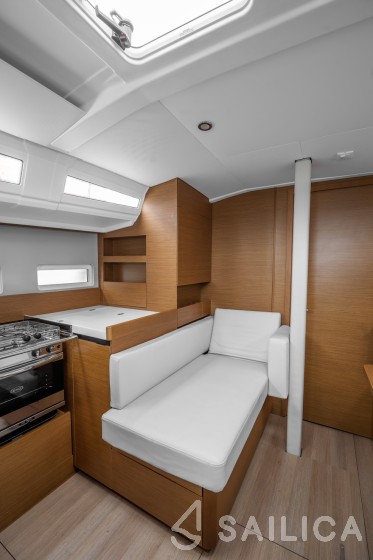 Sun Odyssey 410 - Yacht Charter Sailica
