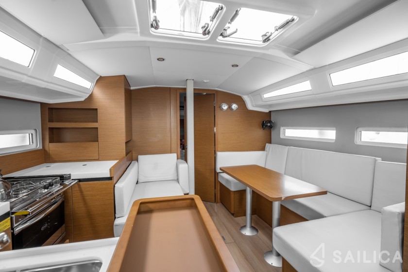 Sun Odyssey 410 - Yacht Charter Sailica