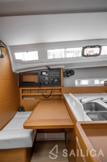 Sun Odyssey 410 - Yacht Charter Sailica