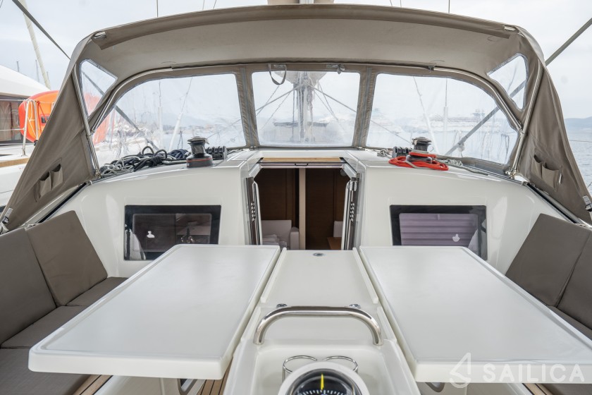 Sun Odyssey 410 - Yacht Charter Sailica