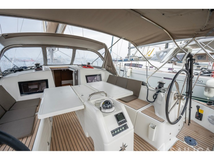 Sun Odyssey 410 - Yacht Charter Sailica