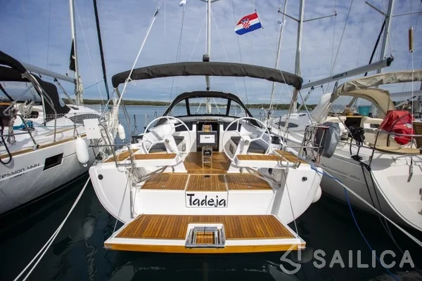 Hanse 388 - Yacht Charter Sailica