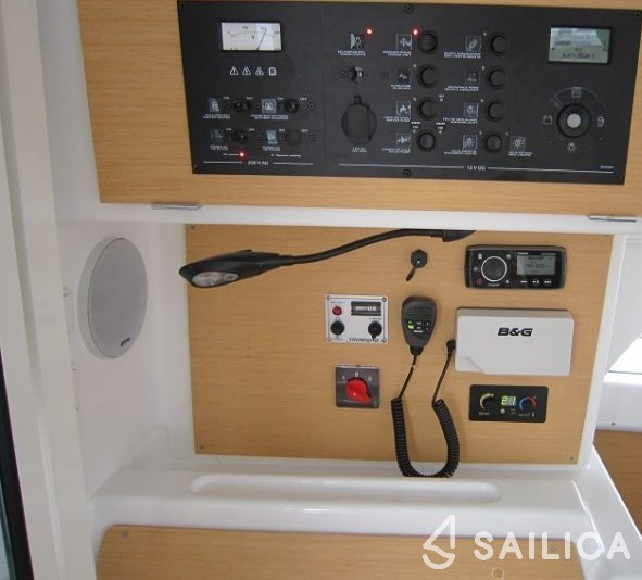 Lagoon 380 - Yacht Charter Sailica